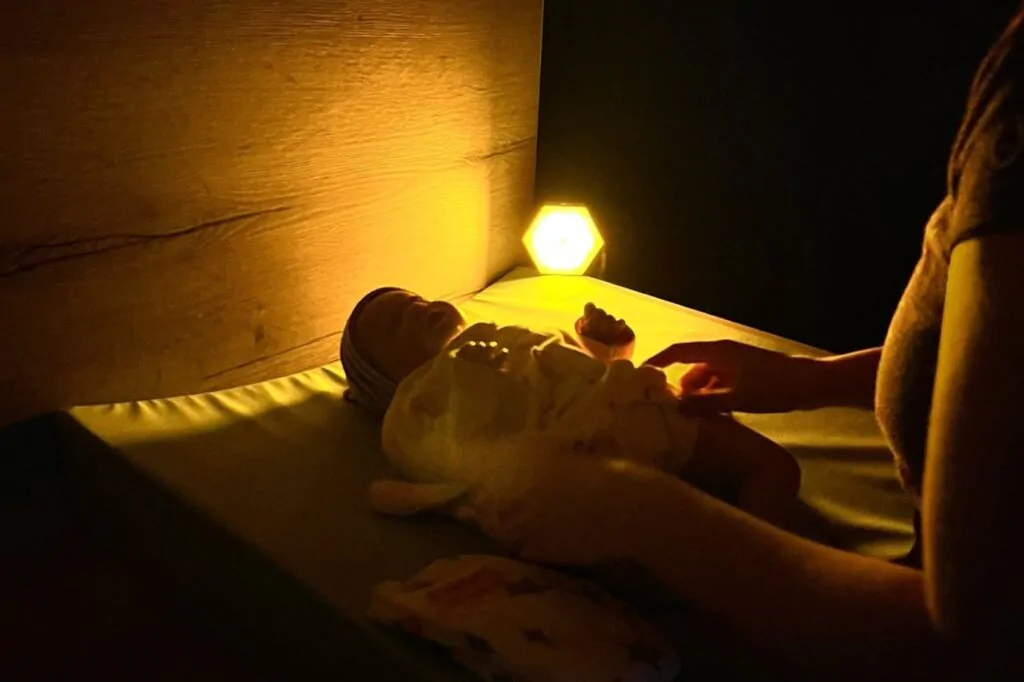 Noční světlo Oranžovka1 a miminko
